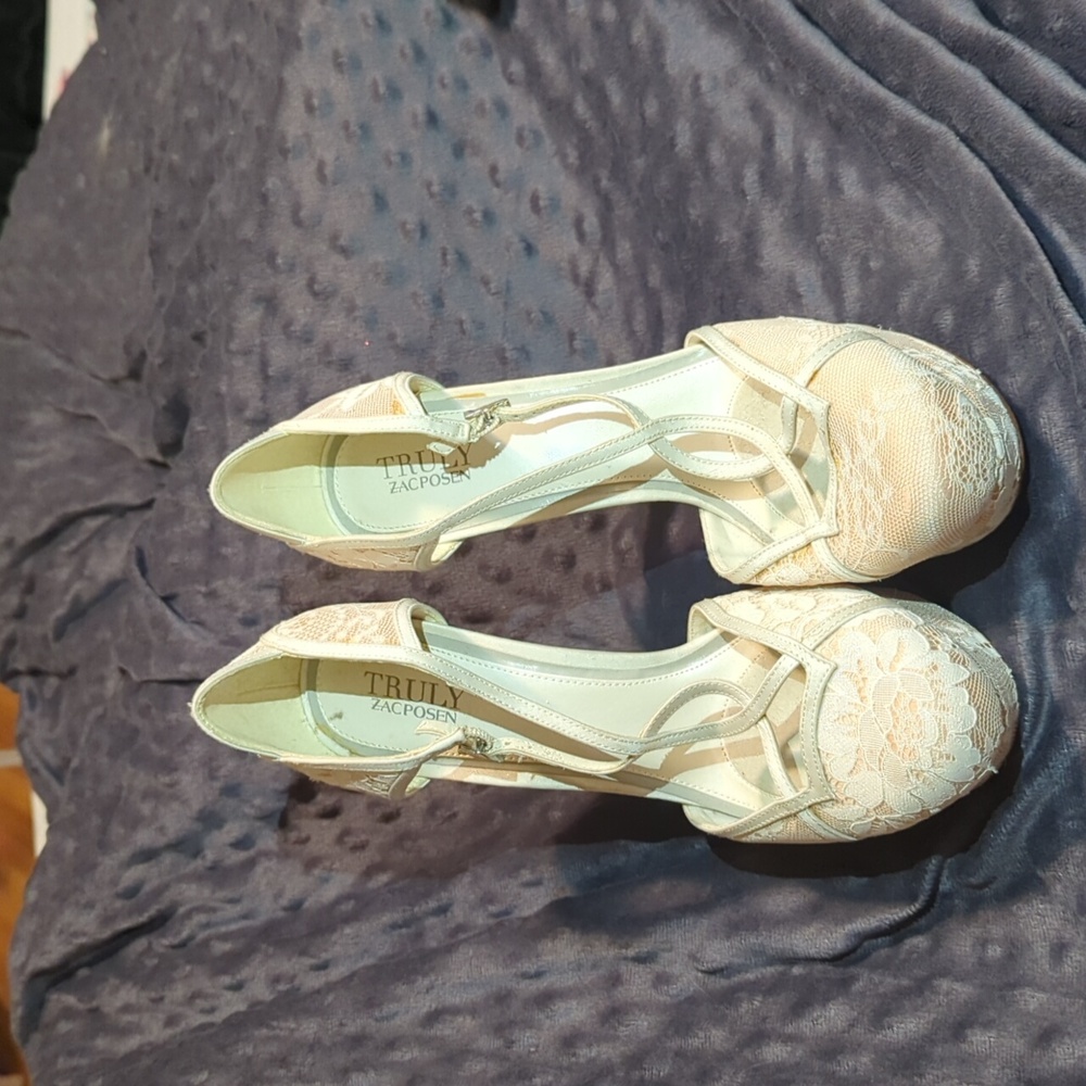 Truly Zacposen 9M white lace wedding shoe